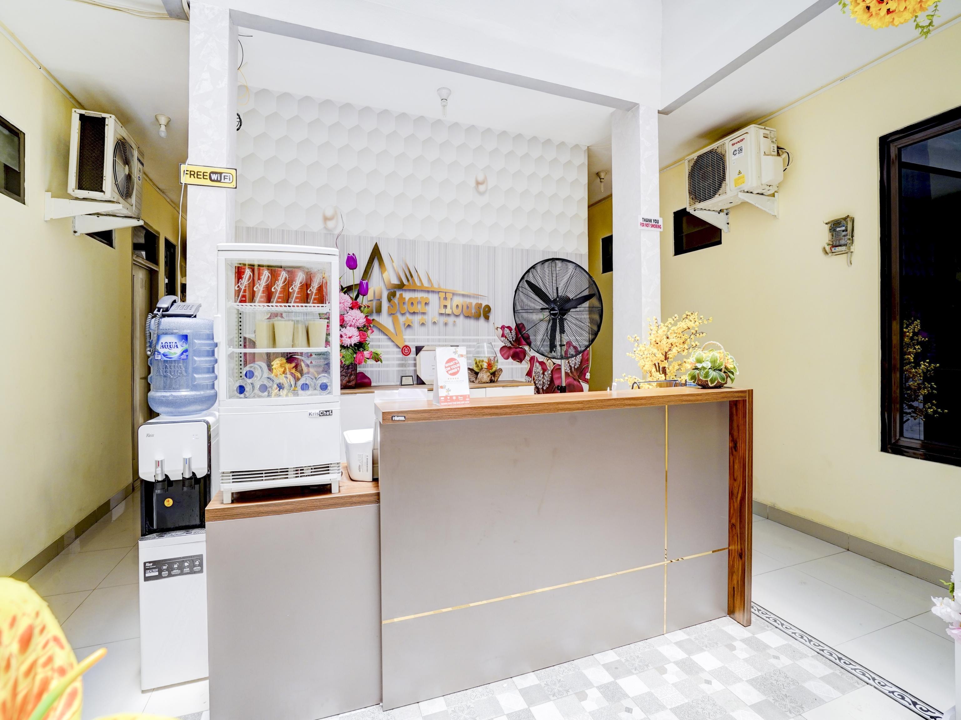 井里汶 Oyo 90052 Star House酒店 外观 照片